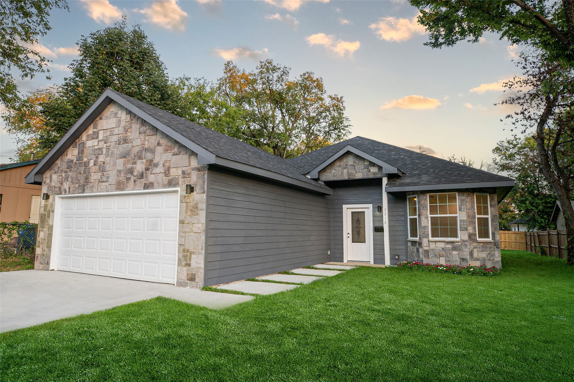 2310 E Ann Arbor Avenue Dallas TX 75216