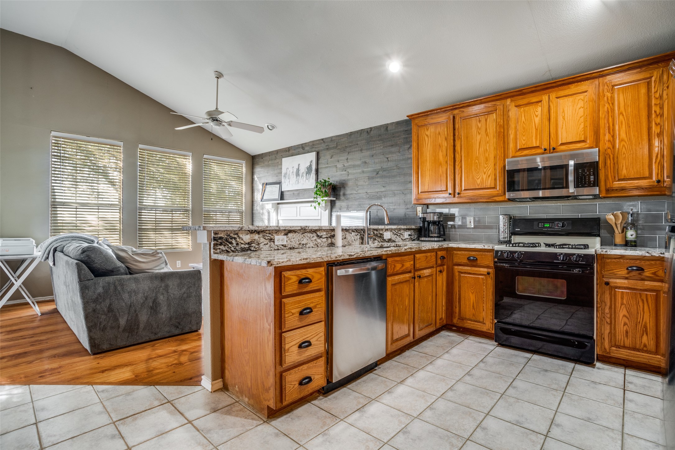 9722 Oak Creek Drive Pilot Point TX 76258