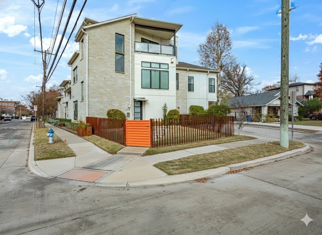 2802 Lee Street Dallas TX 75206
