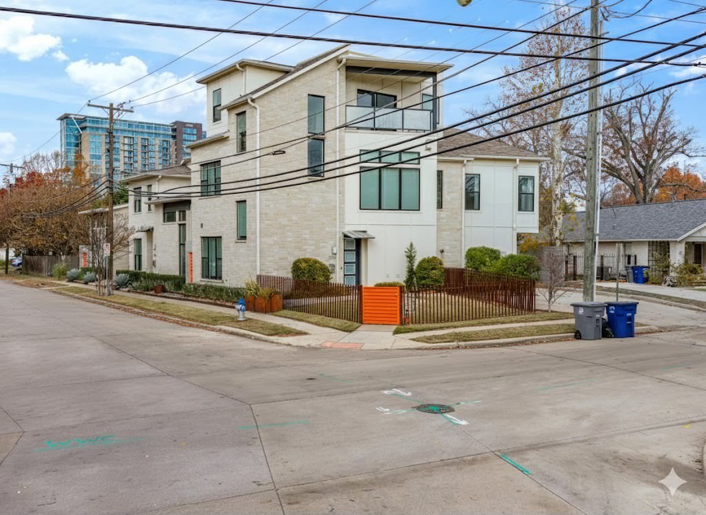 2802 Lee Street Dallas TX 75206