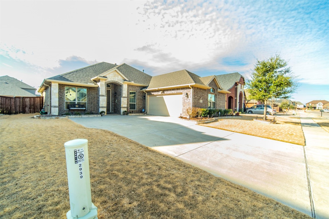 2943 Ladoga Drive Grand Prairie TX 75054