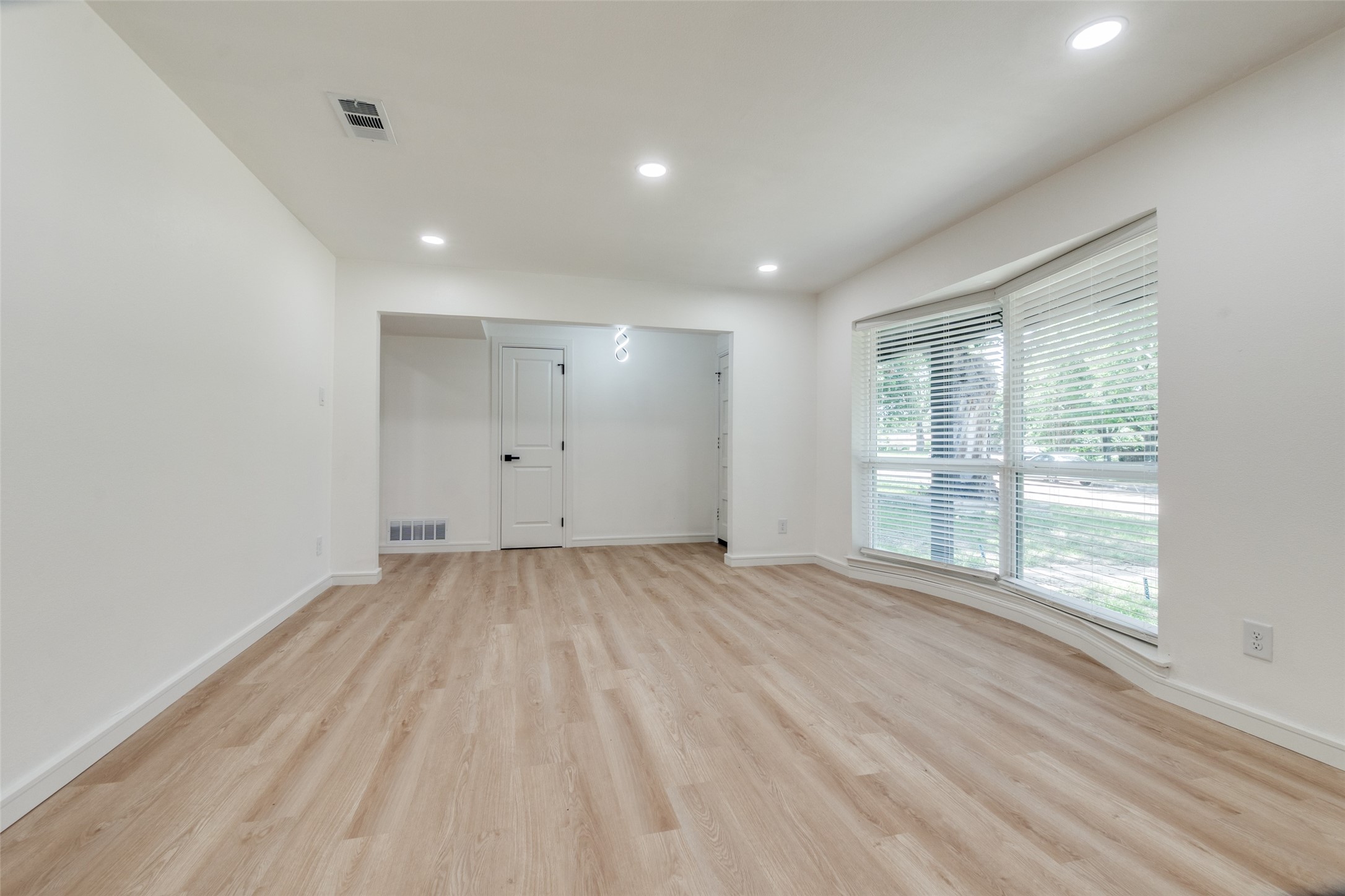 5323 Blaney Way Dallas TX 75227