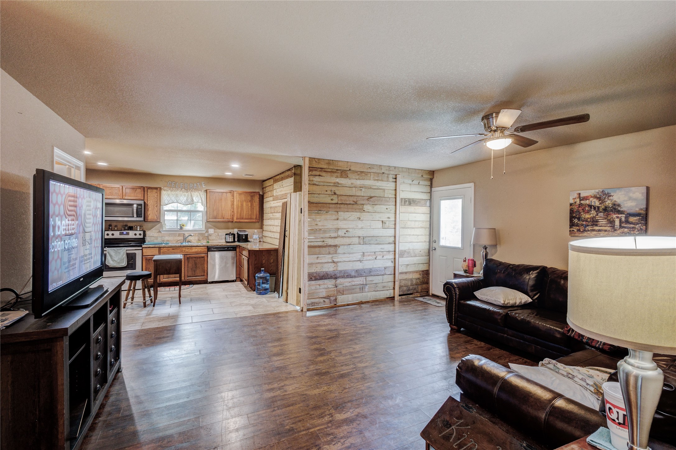 104 Richard Lane Azle TX 76020