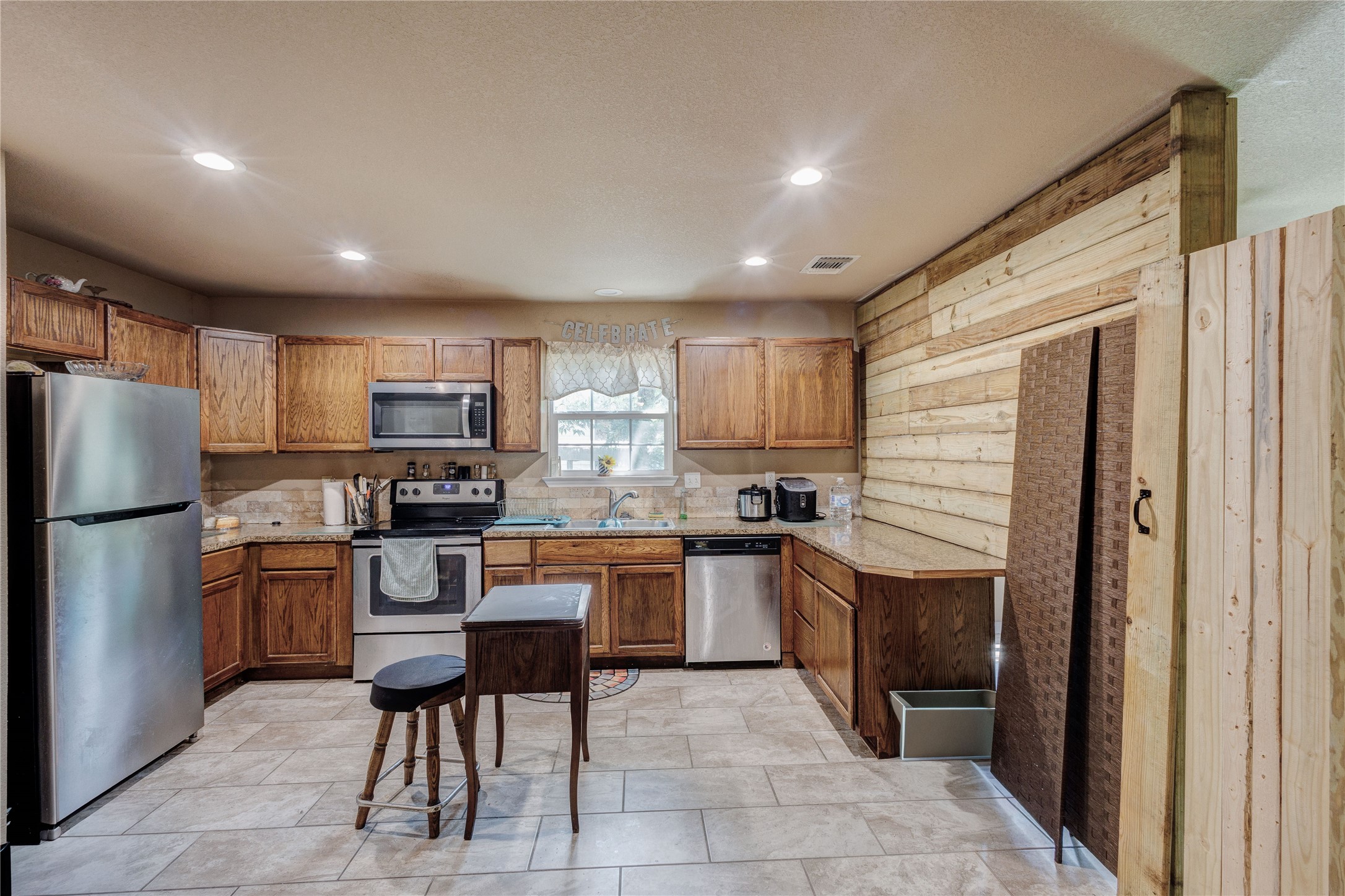 104 Richard Lane Azle TX 76020