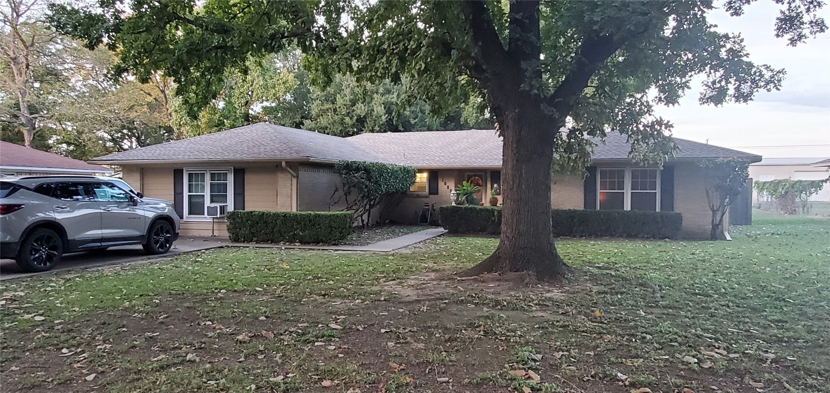 1002 Brentwood Street Mexia TX 76667