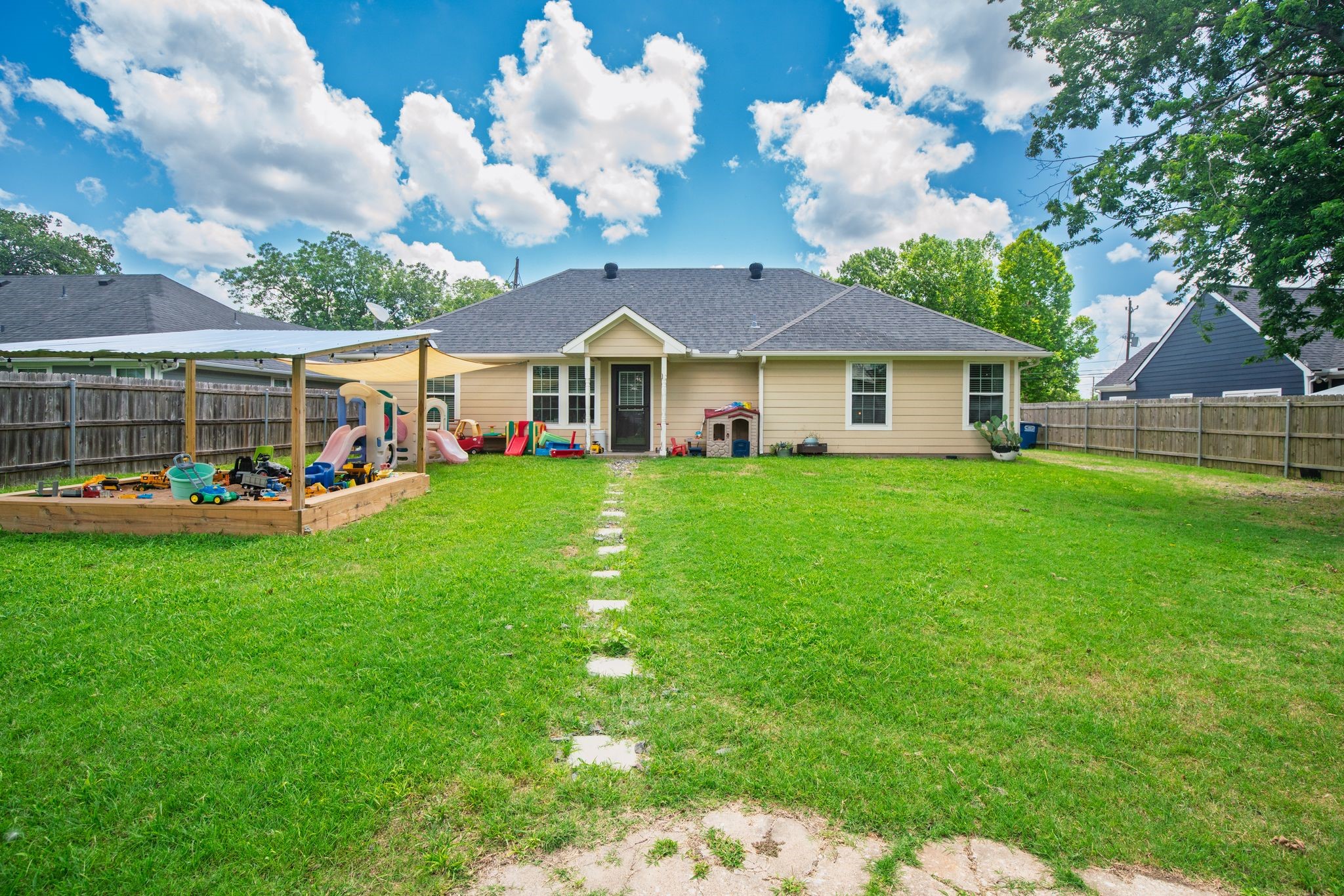 707 N Main Farmersville TX 75442