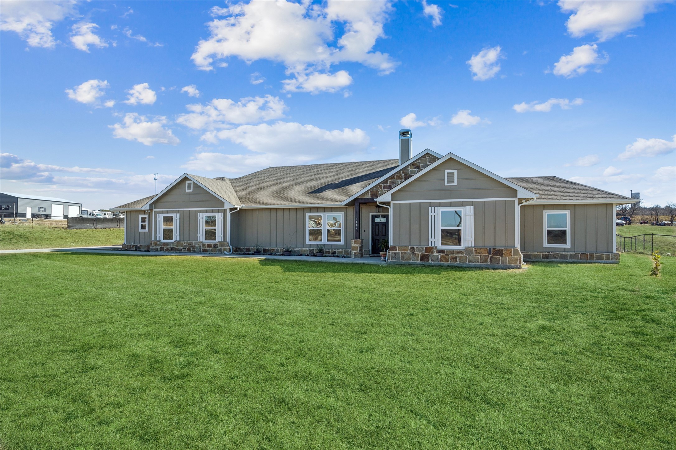 1084 Justin Drive Springtown TX 76082