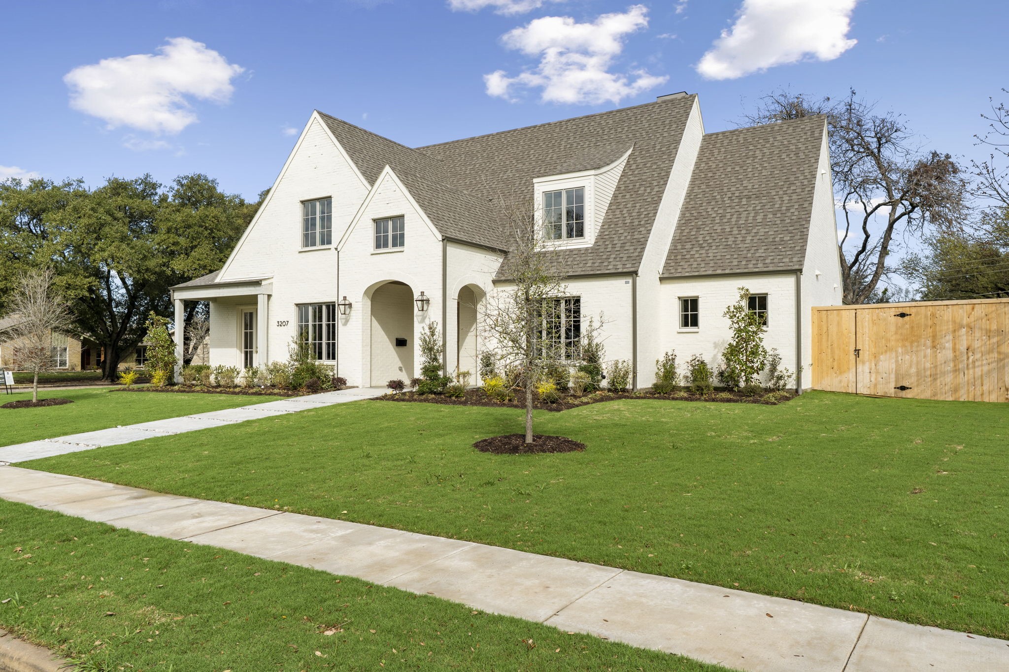 3207 Latham Drive Dallas TX 75229