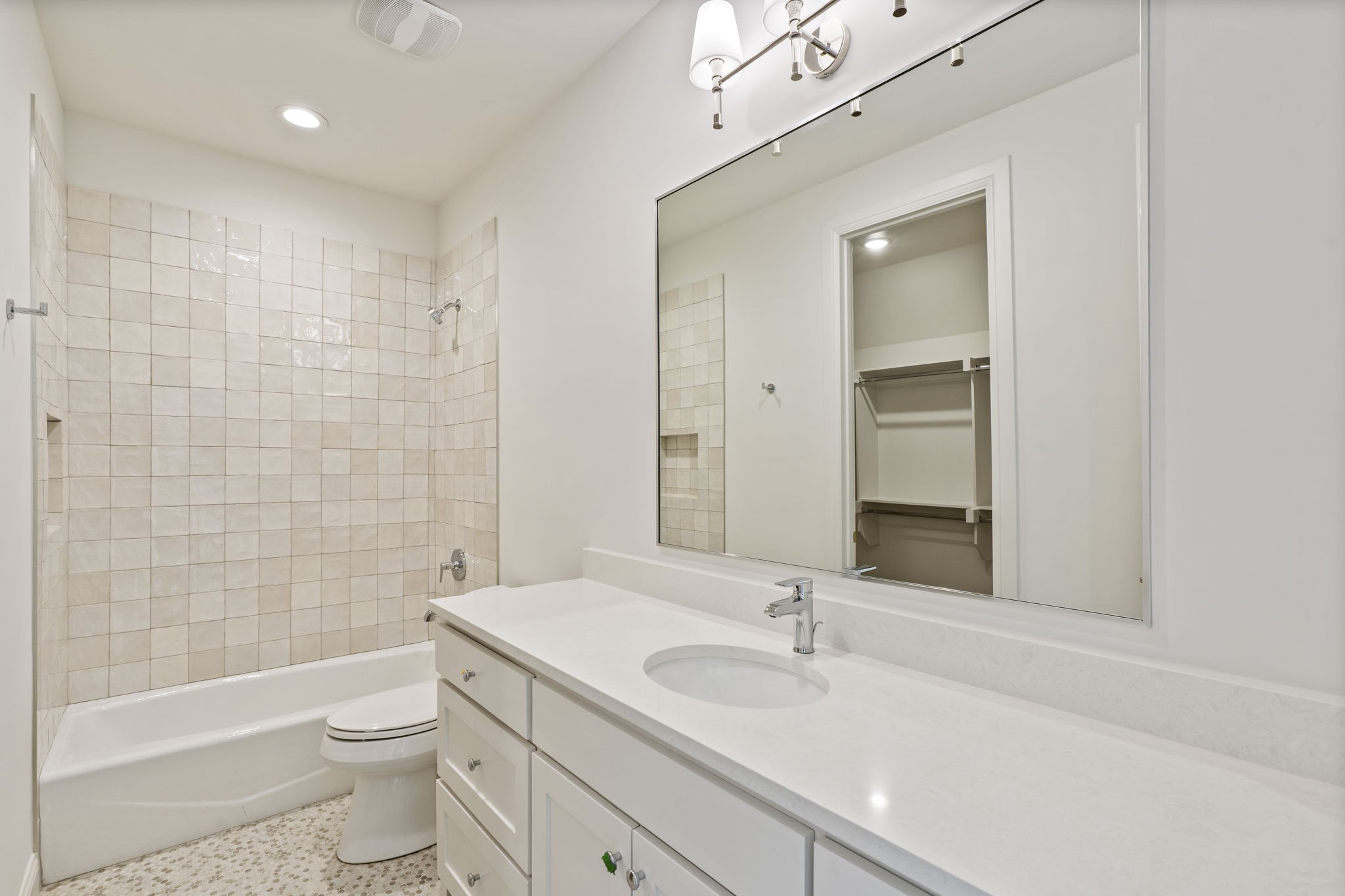 3207 Latham Drive Dallas TX 75229