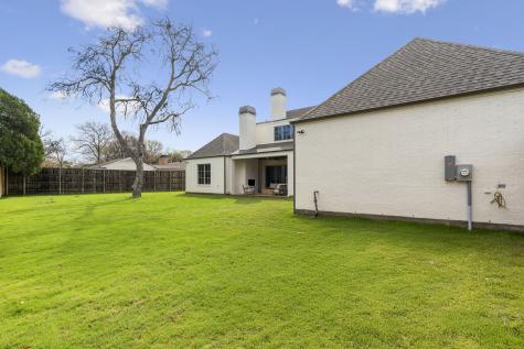 3207 Latham Drive Dallas TX 75229
