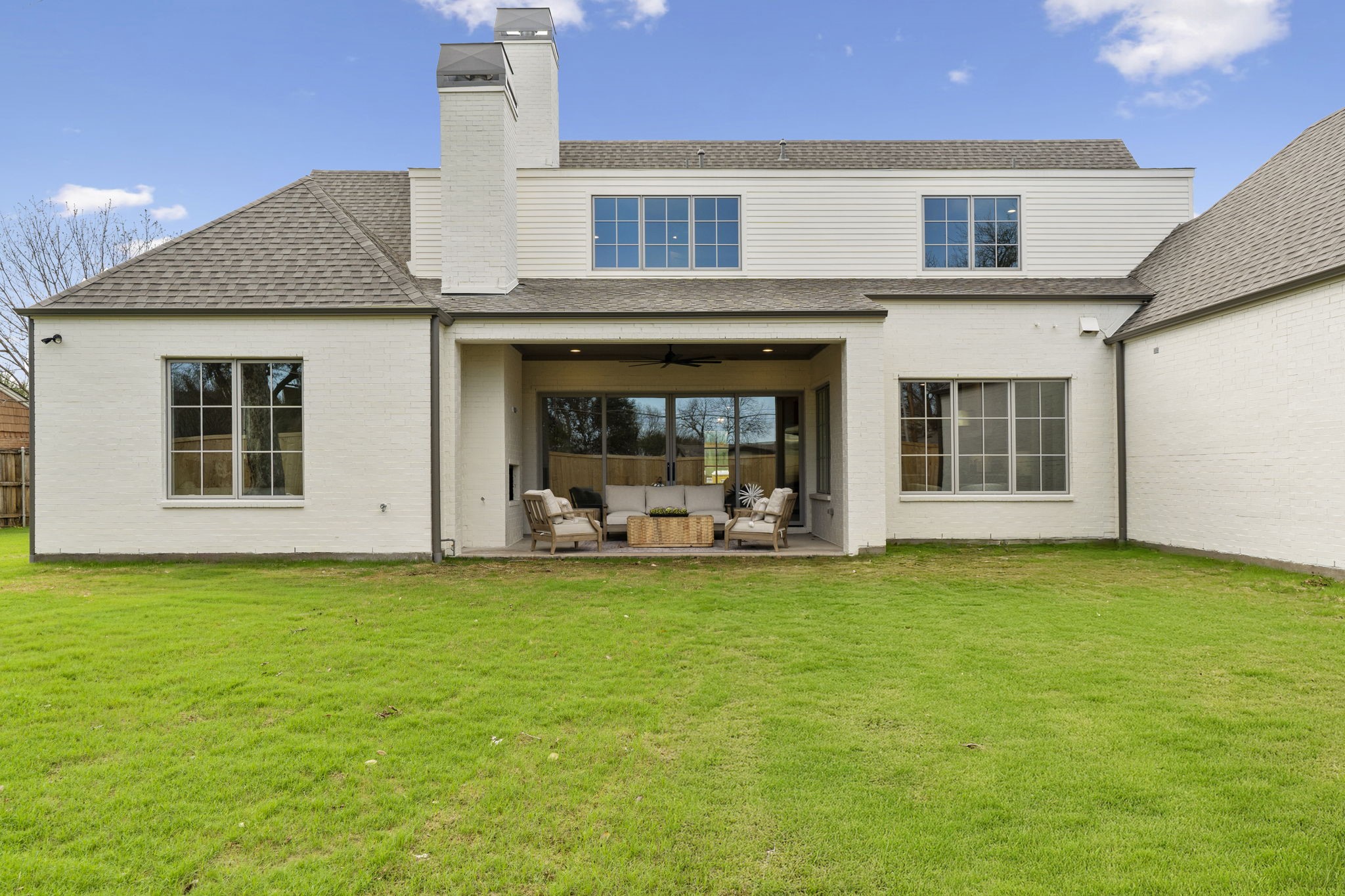 3207 Latham Drive Dallas TX 75229