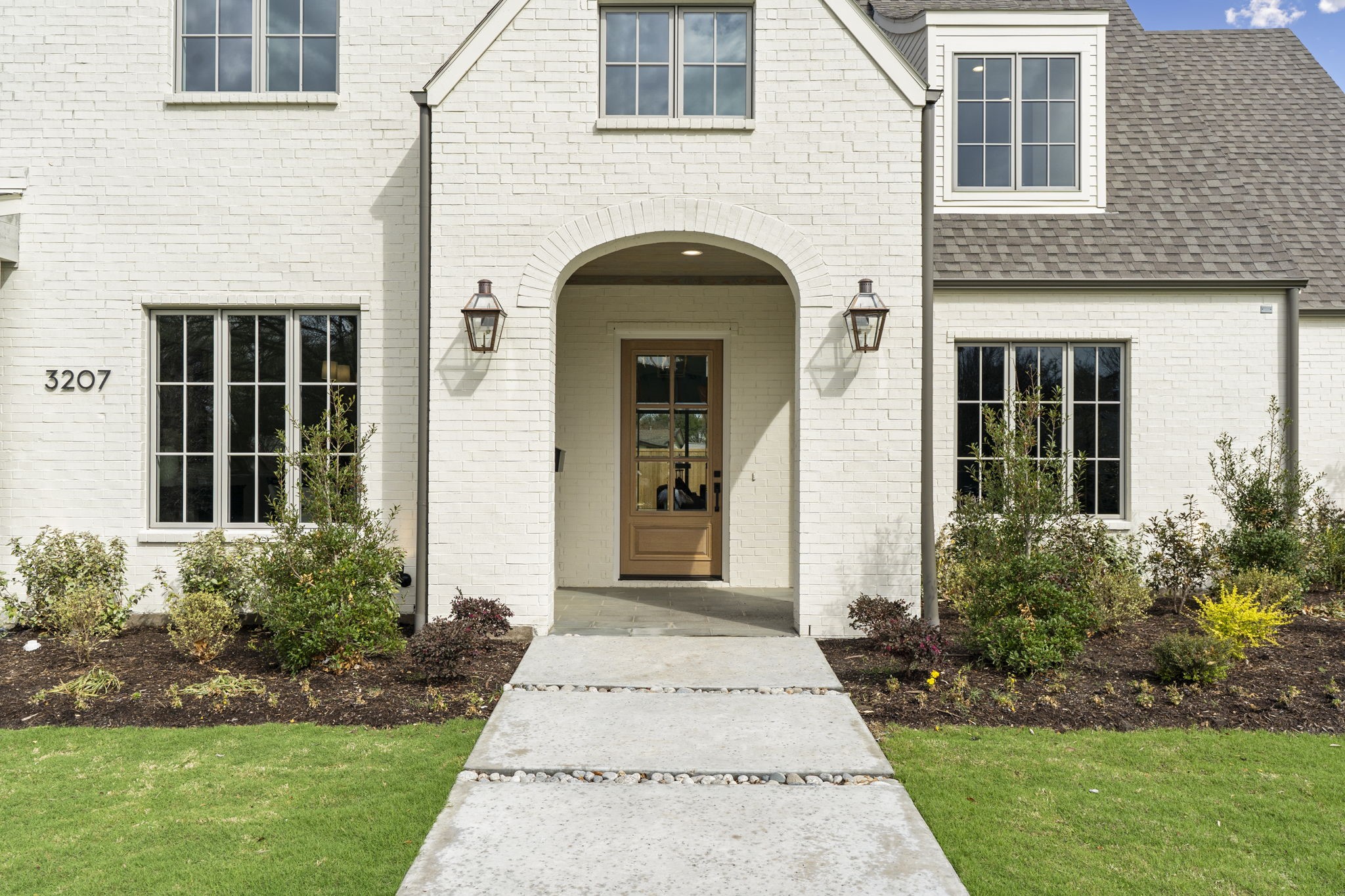 3207 Latham Drive Dallas TX 75229
