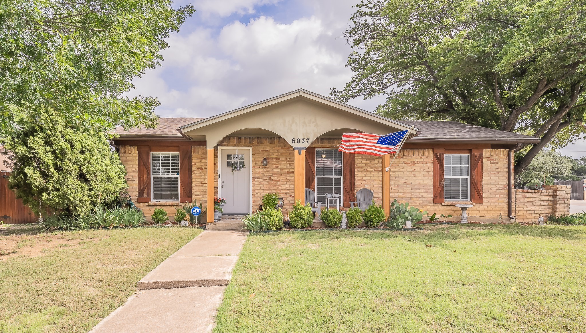 6037 Lindy Lane Watauga TX 76148