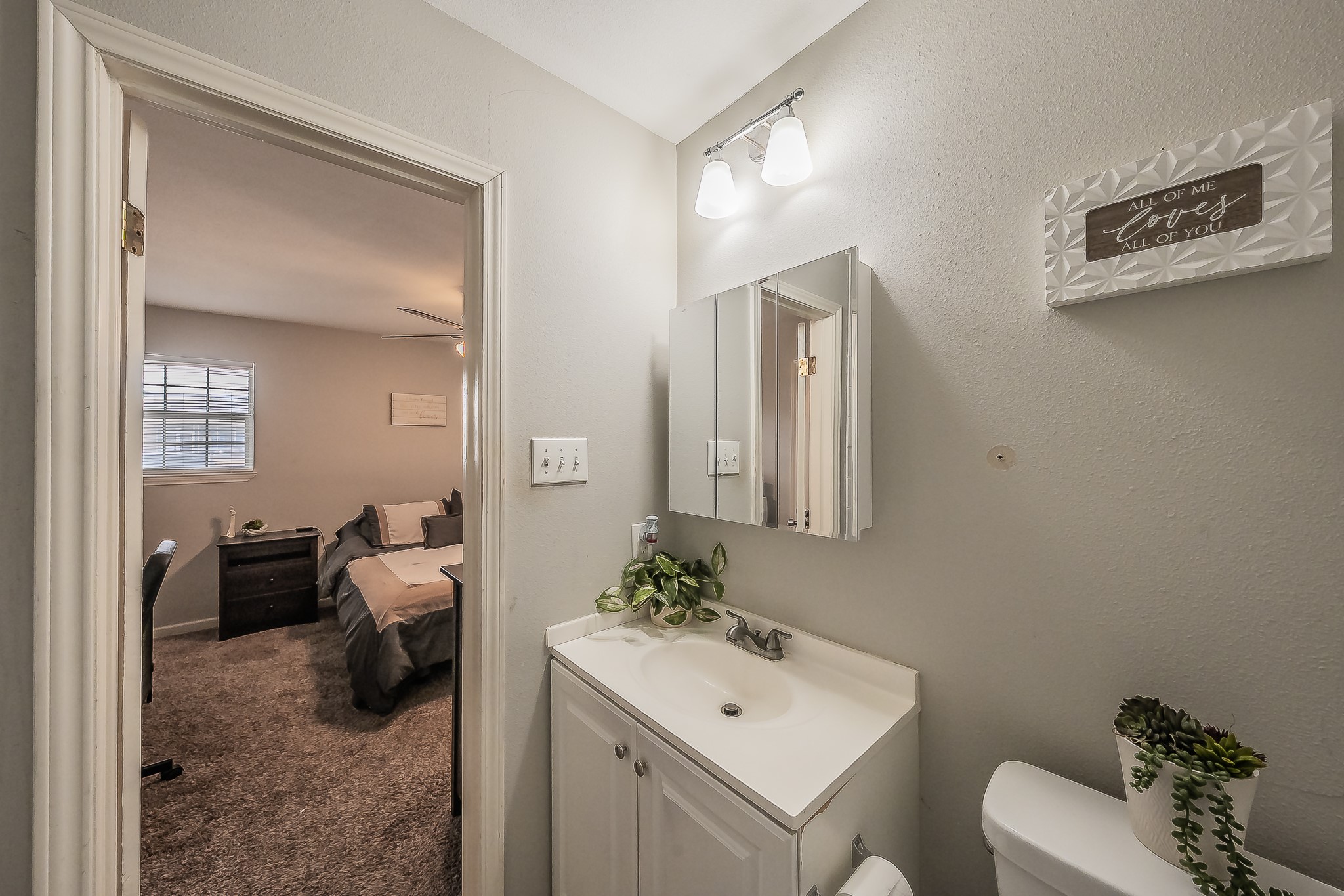 6037 Lindy Lane Watauga TX 76148