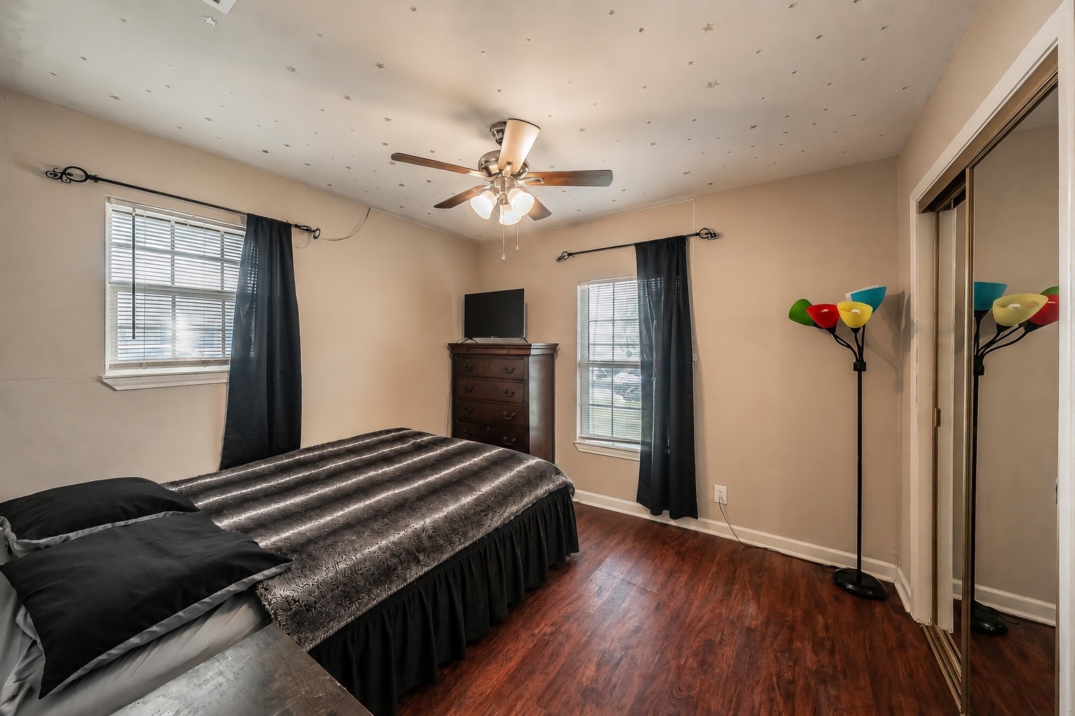 6037 Lindy Lane Watauga TX 76148