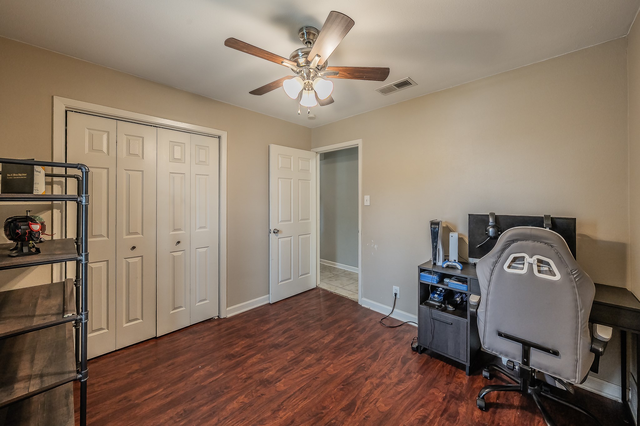 6037 Lindy Lane Watauga TX 76148