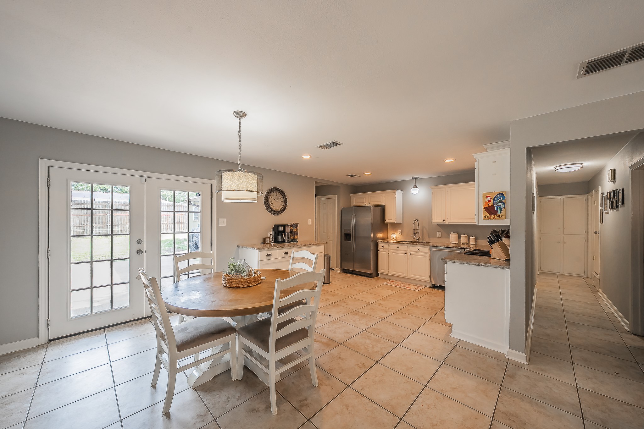6037 Lindy Lane Watauga TX 76148