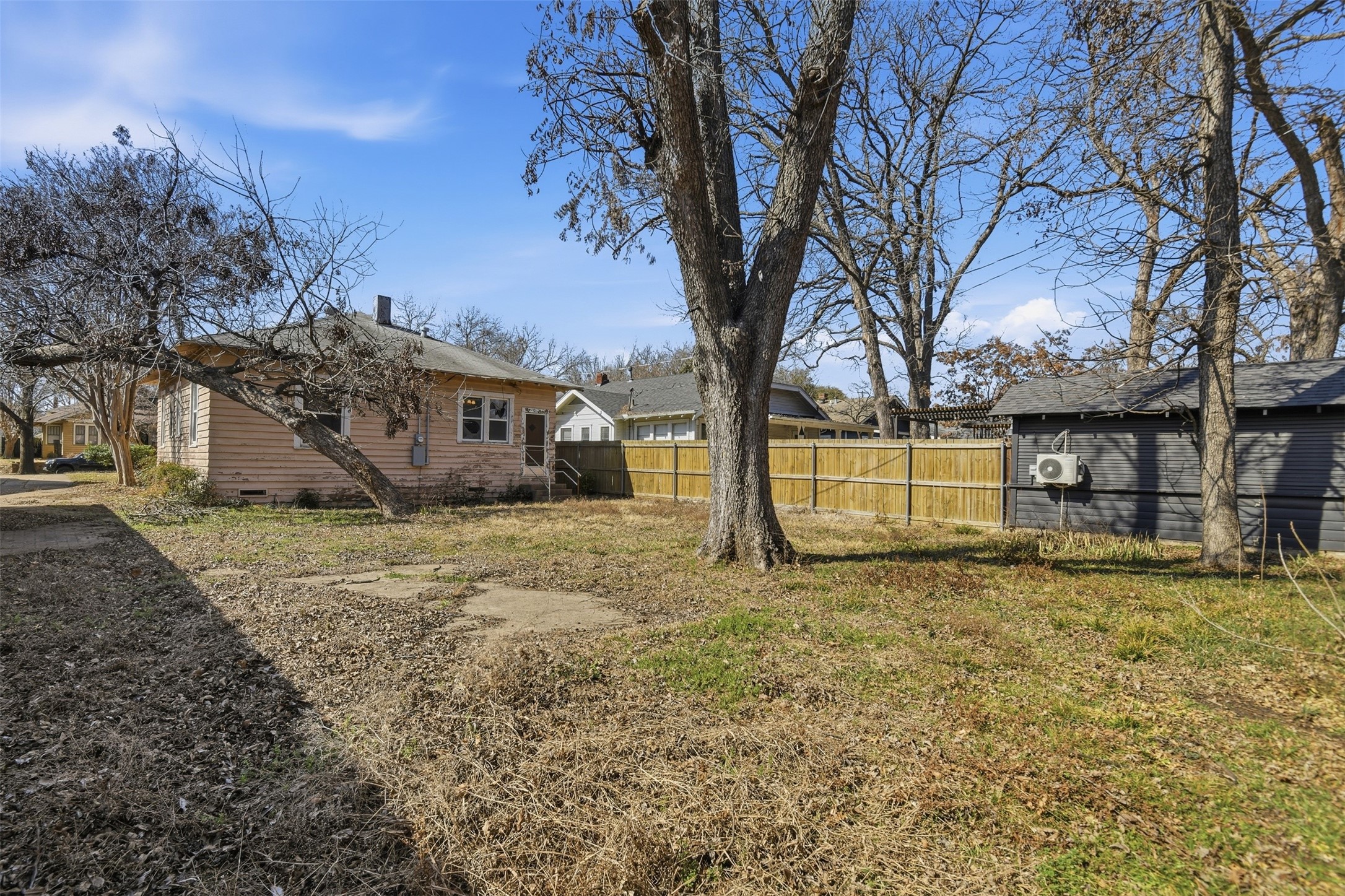 318 S Montclair Avenue Dallas TX 75208