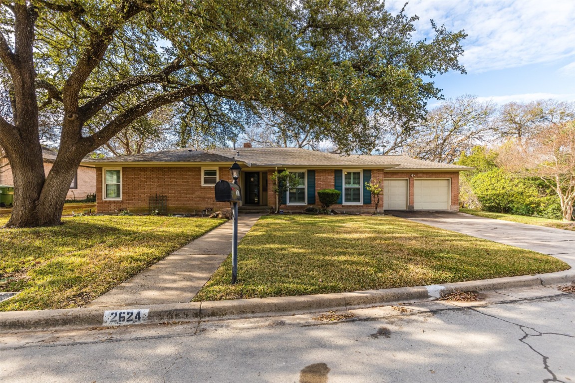 2624 Lake Oaks Road Waco TX 76710