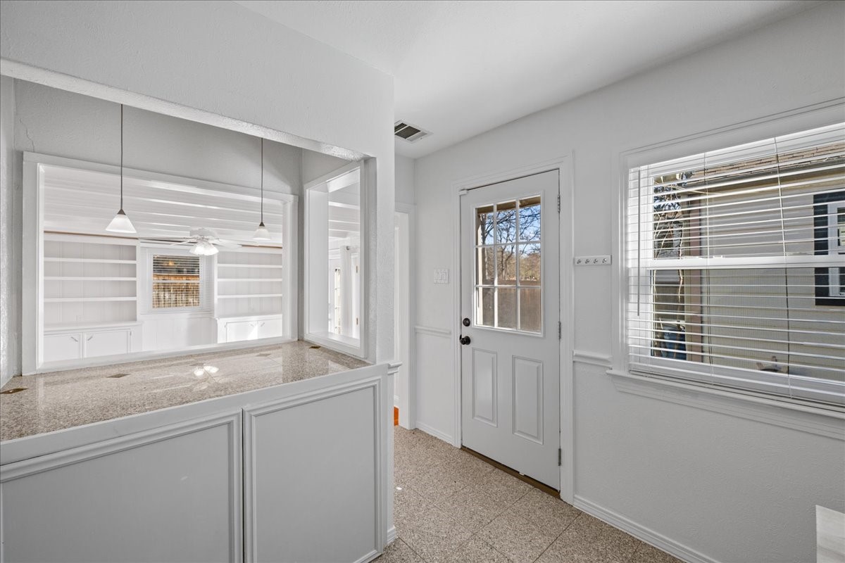 6043 Llano Avenue Dallas TX 75206