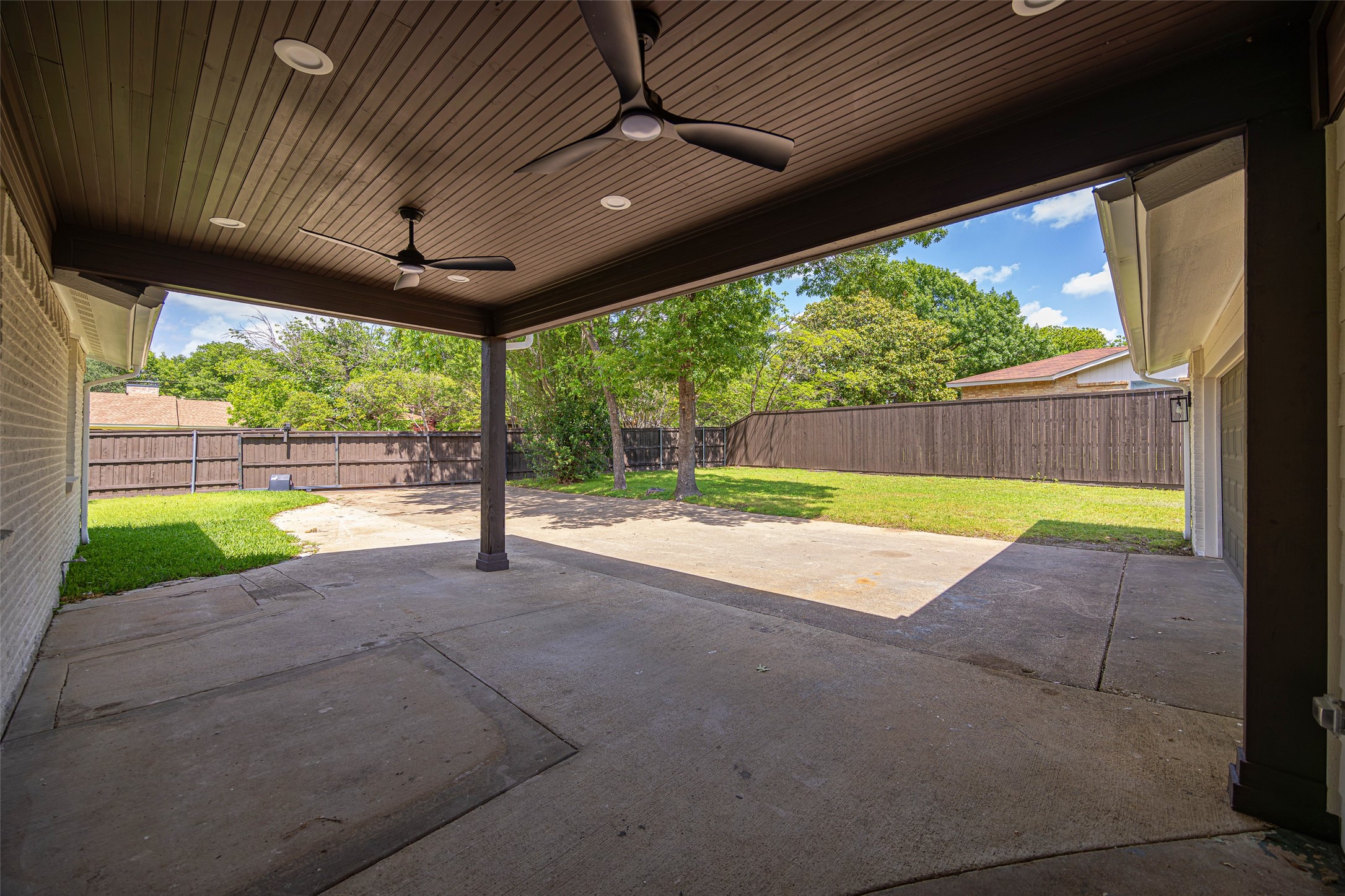 12256 Cox Lane Dallas TX 75244
