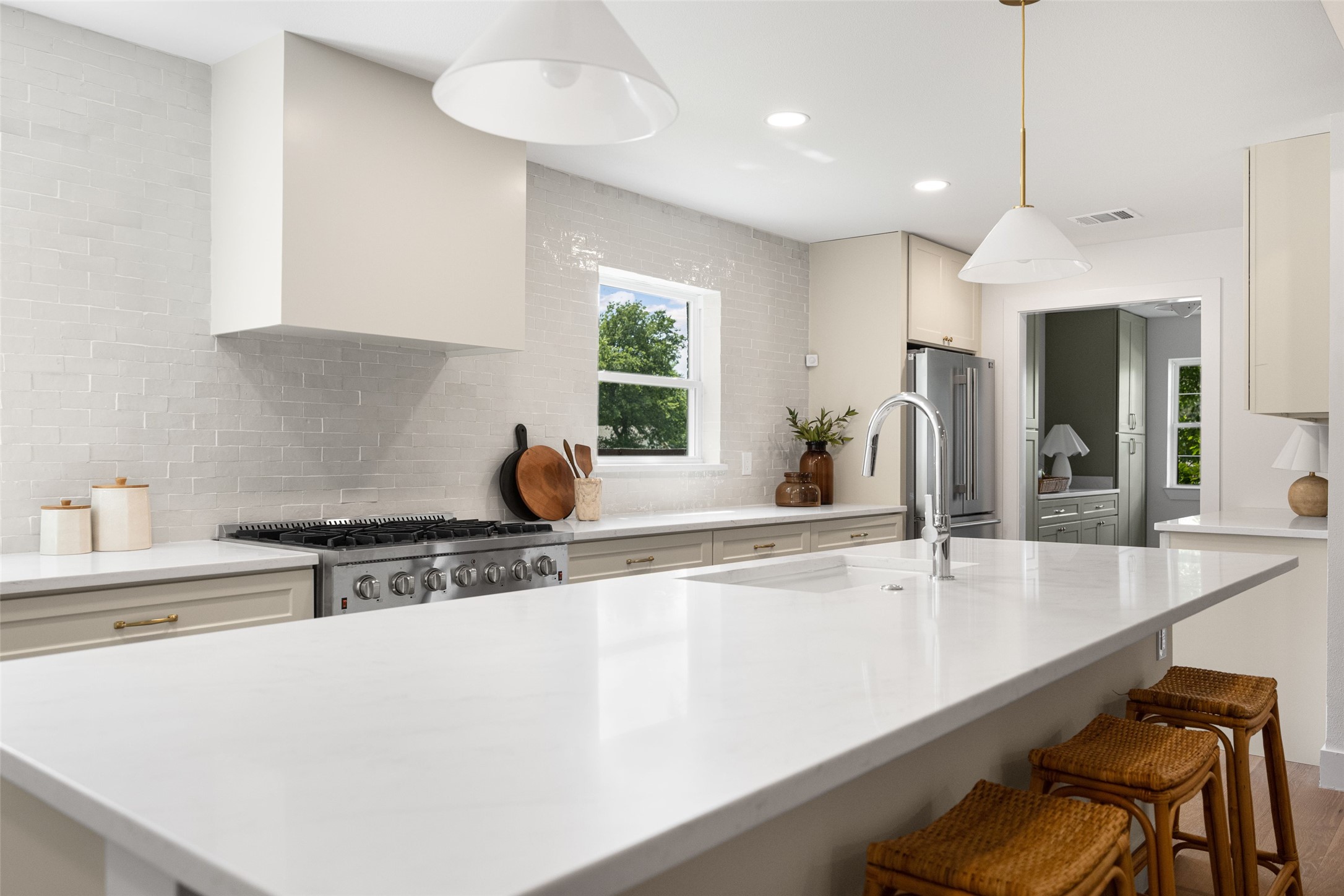 12256 Cox Lane Dallas TX 75244