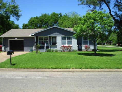 200 W Russell Avenue Bonham TX 75418