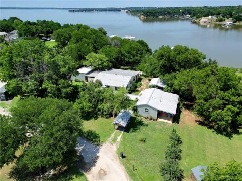 302 Collum Drive Lake Bridgeport TX 76426