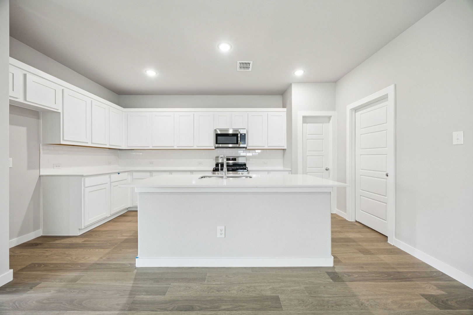 913 Bel Mares Street Fort Worth TX 76052