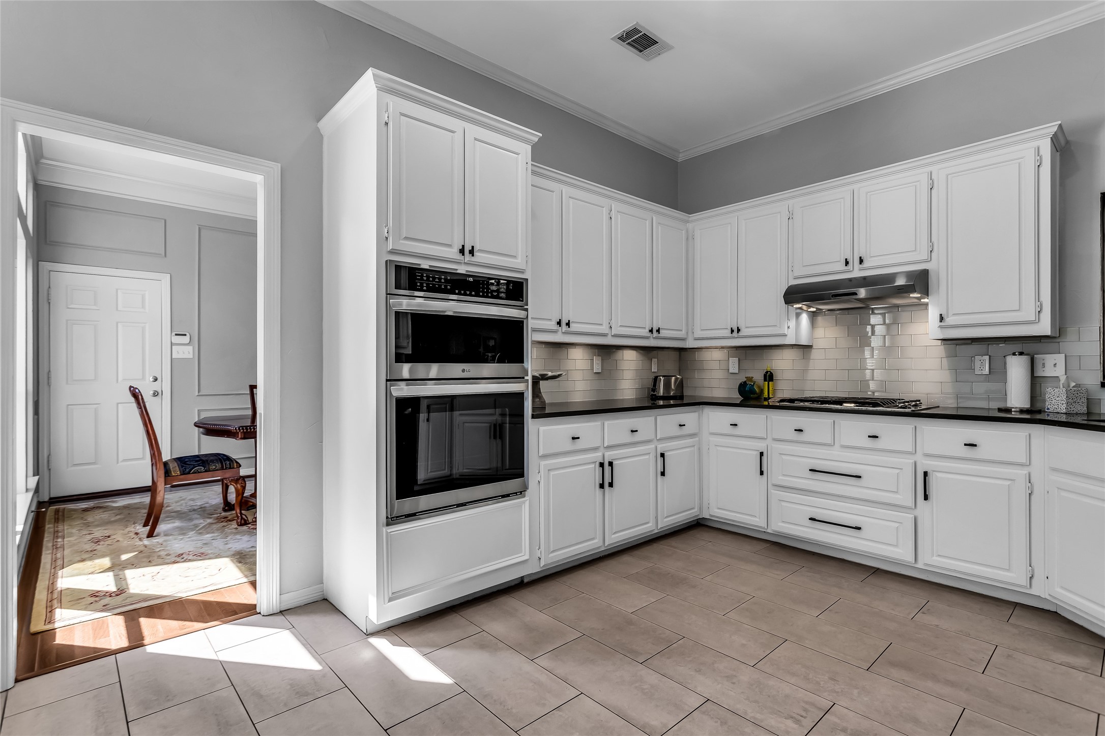 2613 Rockport Circle Garland TX 75044