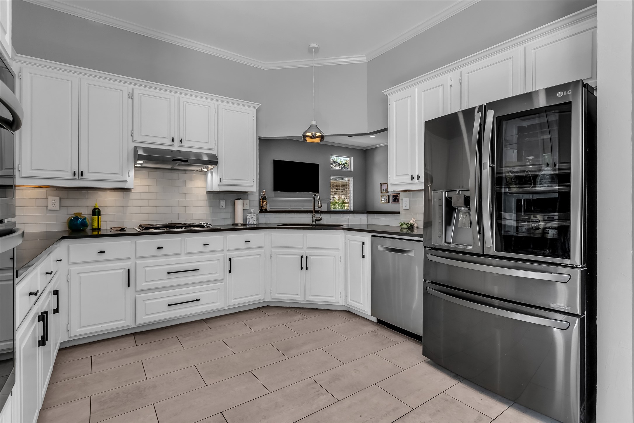 2613 Rockport Circle Garland TX 75044