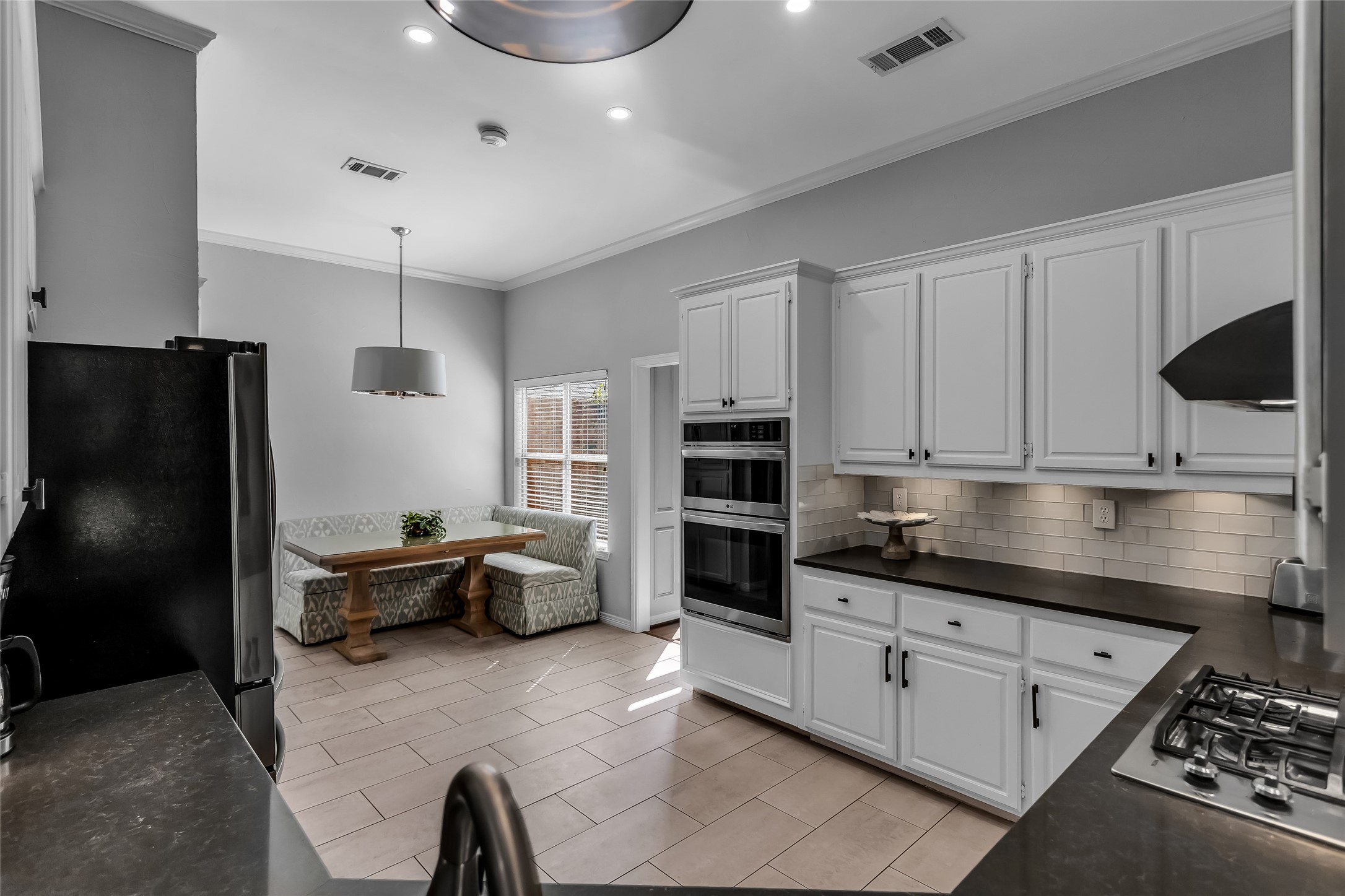 2613 Rockport Circle Garland TX 75044