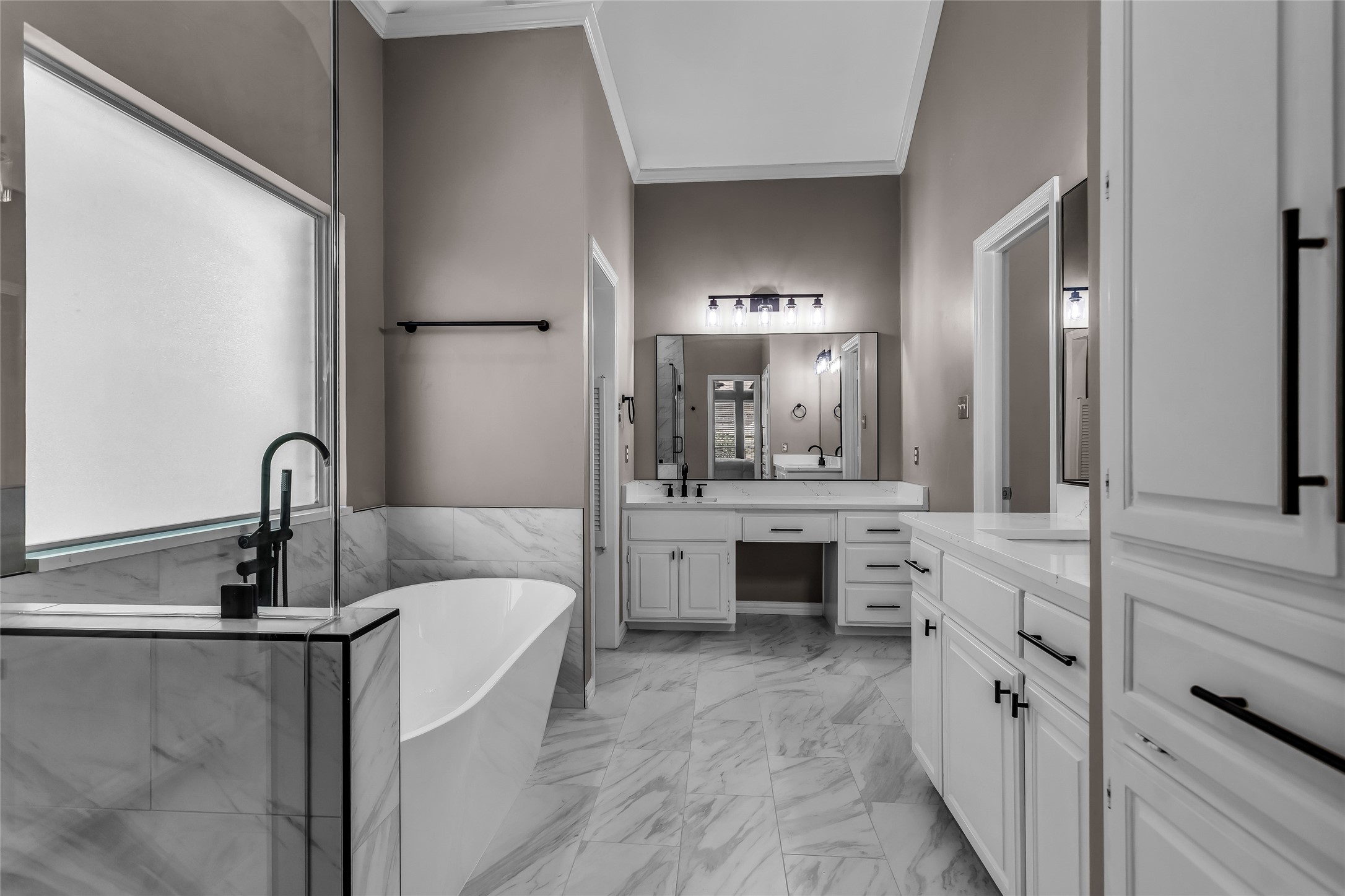 2613 Rockport Circle Garland TX 75044