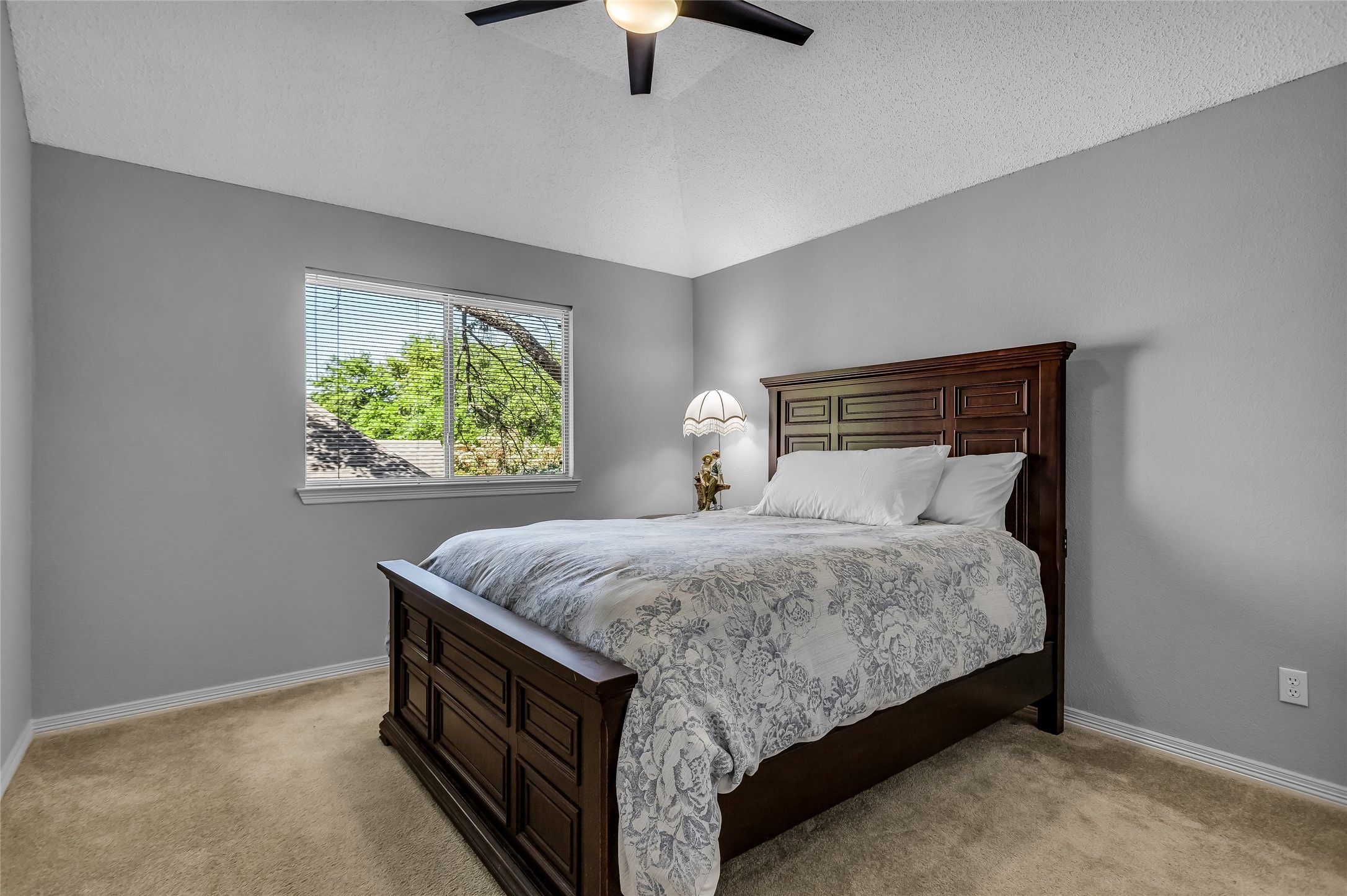 2613 Rockport Circle Garland TX 75044