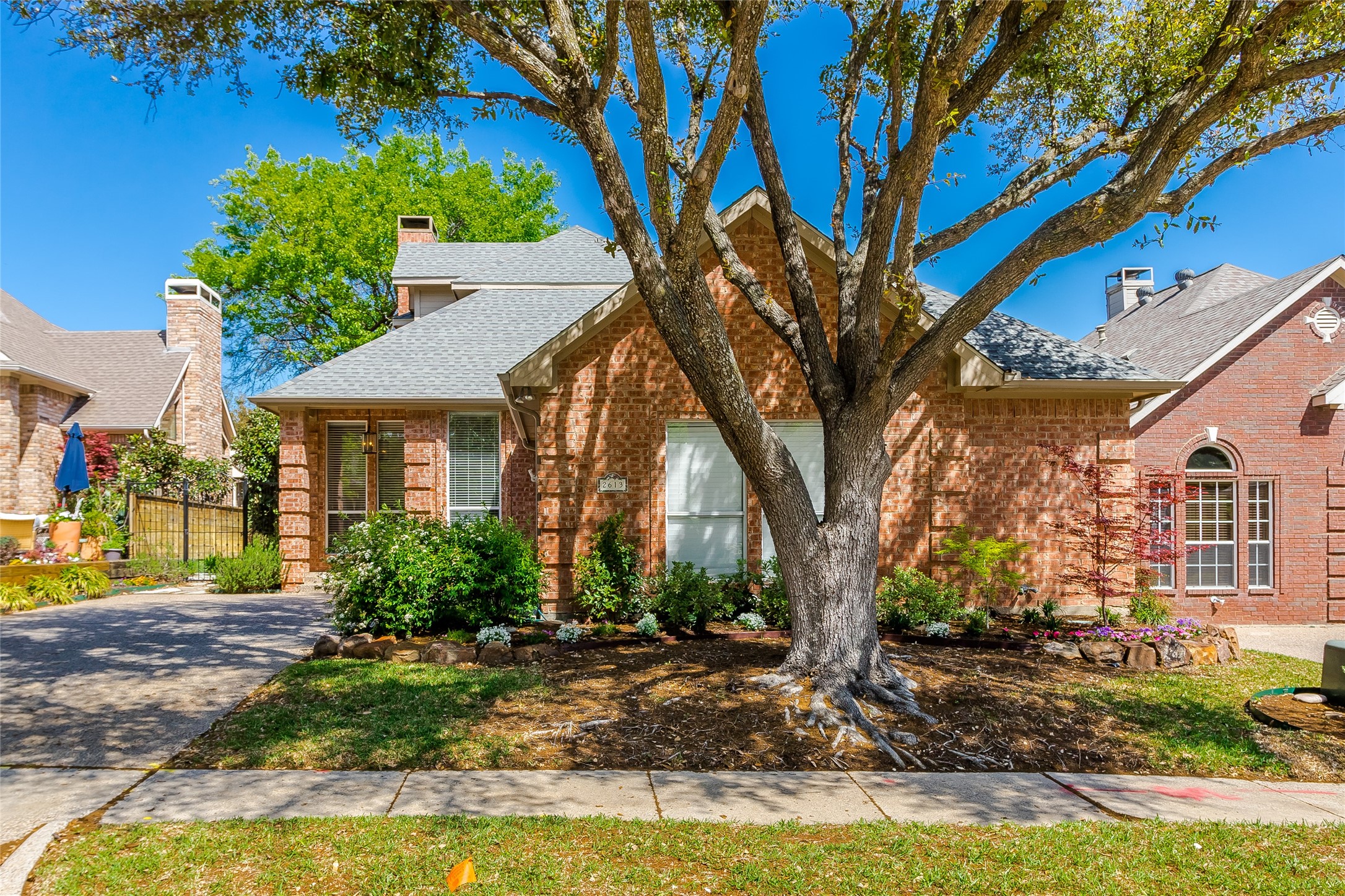 2613 Rockport Circle Garland TX 75044