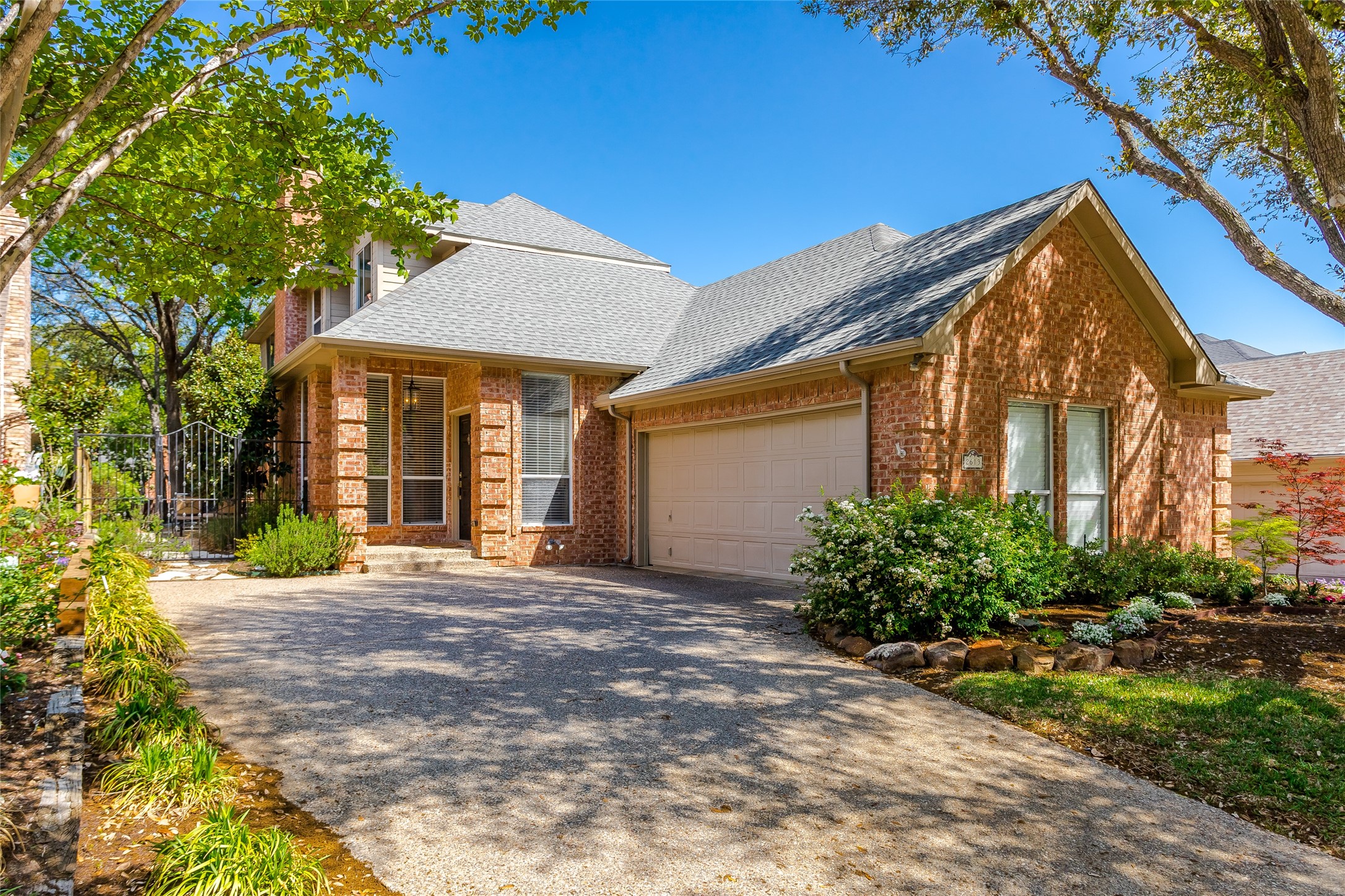 2613 Rockport Circle Garland TX 75044