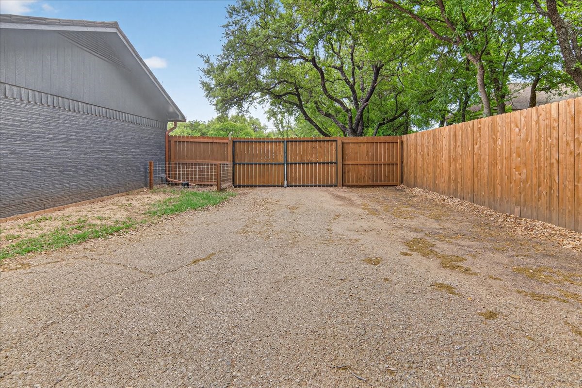 383 Overlook Valley Mills TX 76689