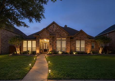 1001 Lochness Lane Garland TX 75044