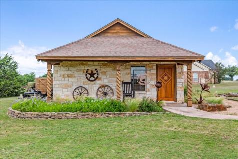 200 Ranchcrest Road Lorena TX 76655