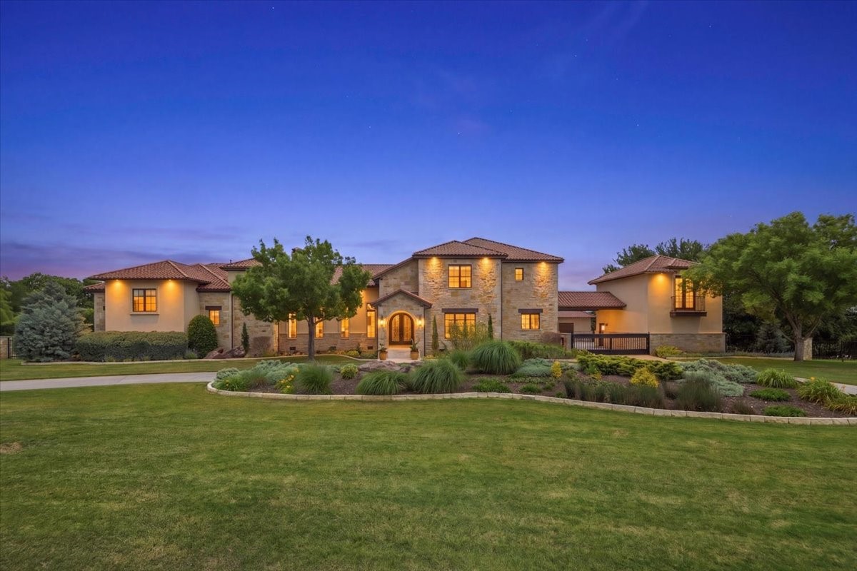250 Falcon Ridge Aledo TX 76008