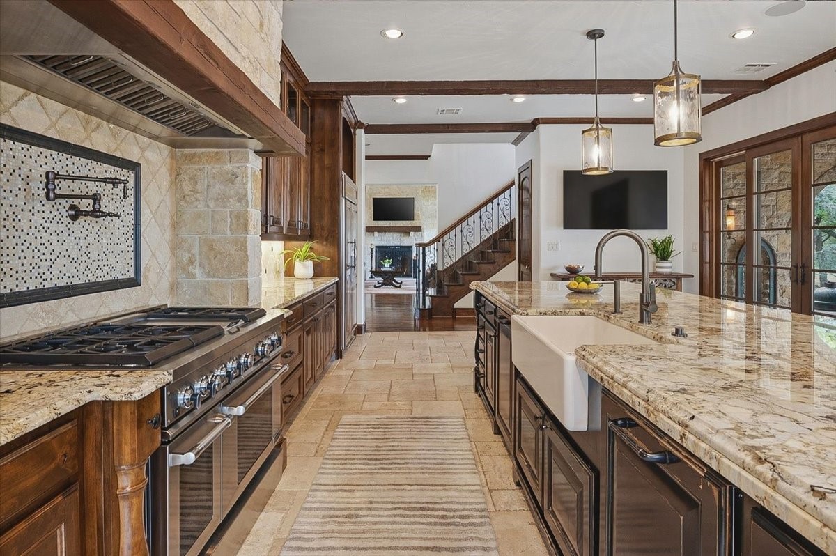 250 Falcon Ridge Aledo TX 76008