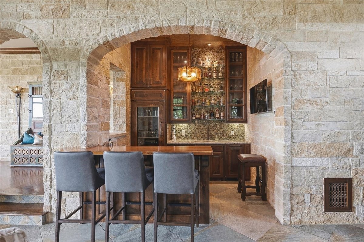 250 Falcon Ridge Aledo TX 76008