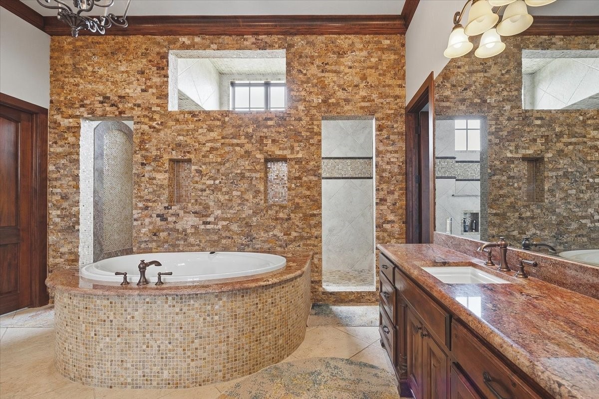 250 Falcon Ridge Aledo TX 76008