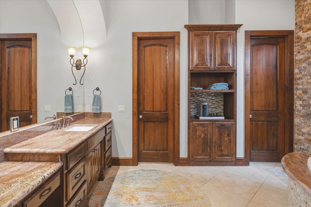 250 Falcon Ridge Aledo TX 76008