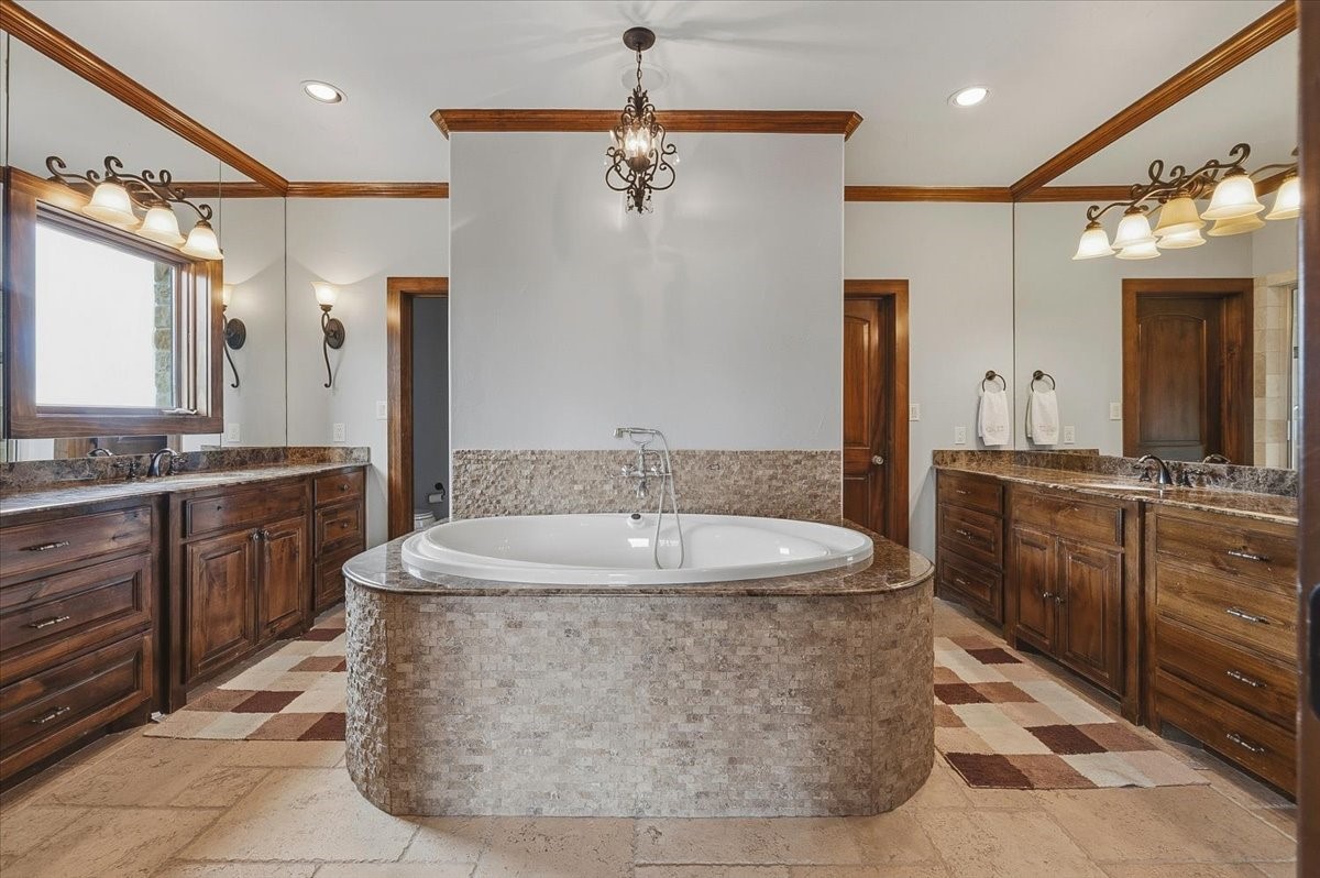 250 Falcon Ridge Aledo TX 76008
