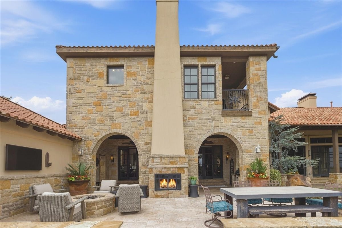 250 Falcon Ridge Aledo TX 76008