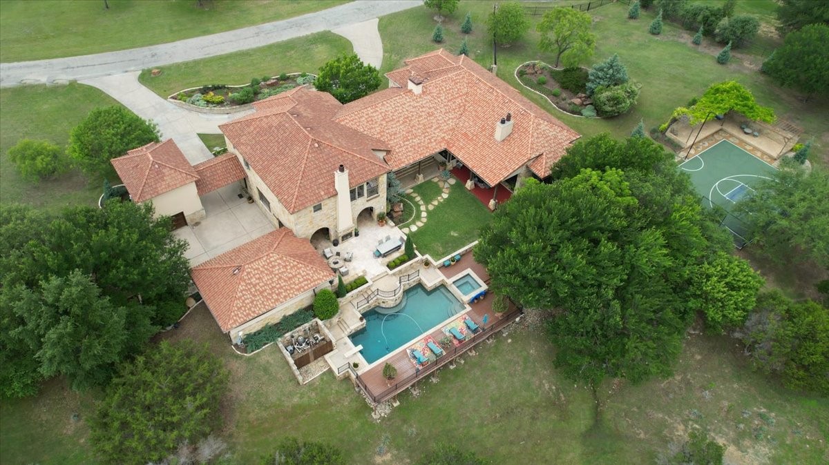250 Falcon Ridge Aledo TX 76008