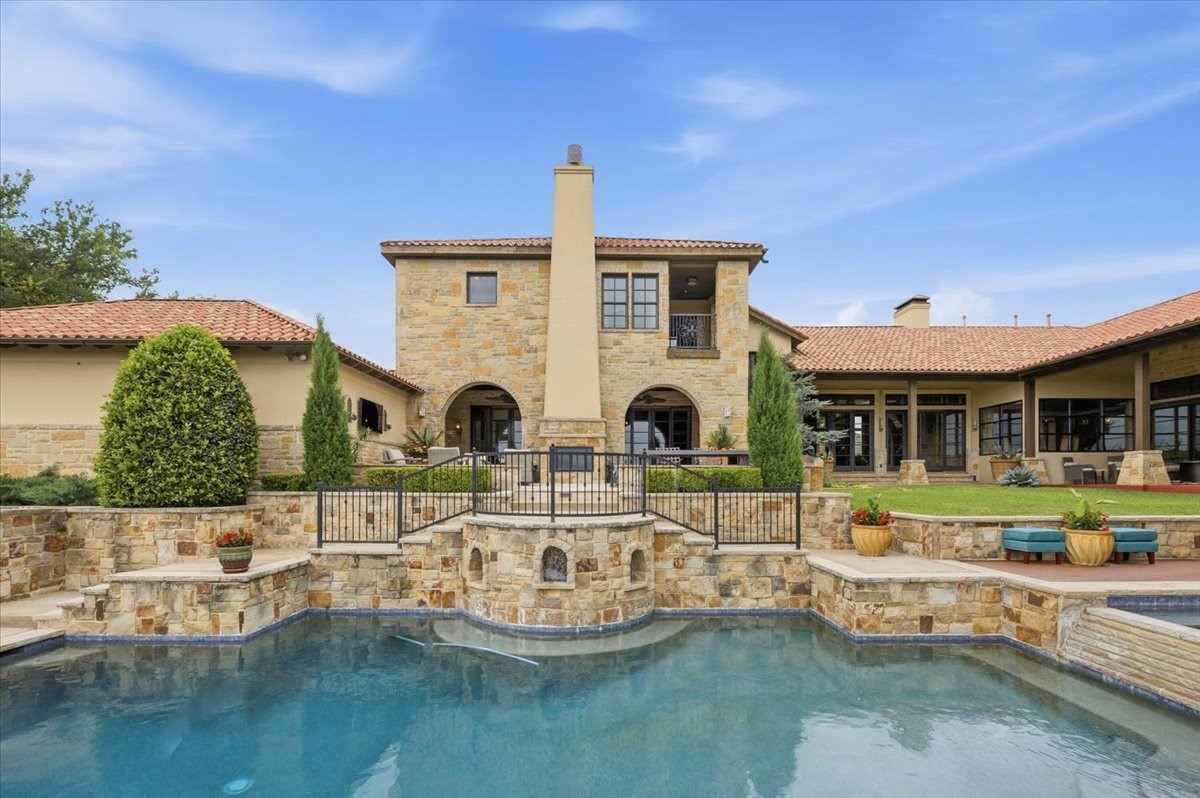 250 Falcon Ridge Aledo TX 76008