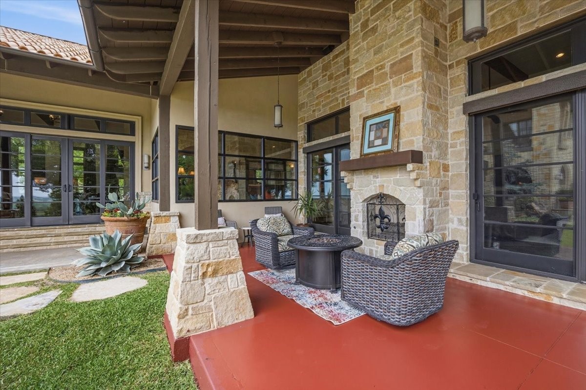 250 Falcon Ridge Aledo TX 76008
