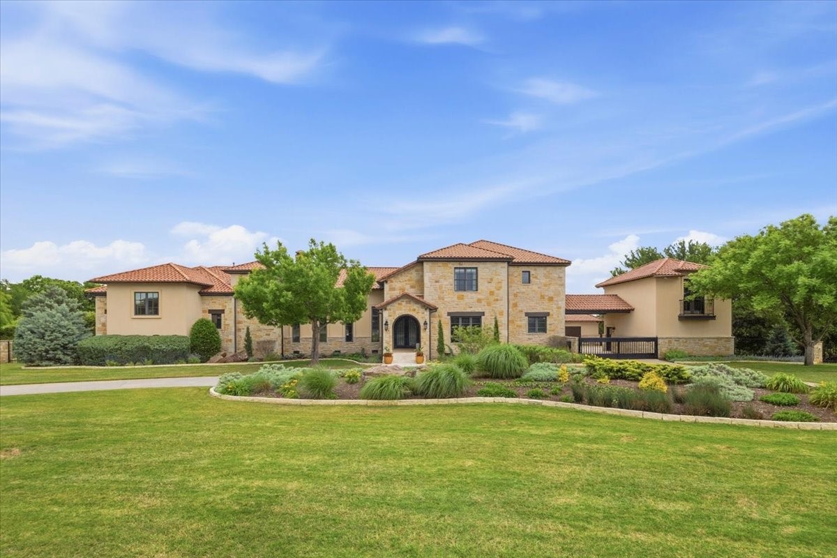250 Falcon Ridge Aledo TX 76008